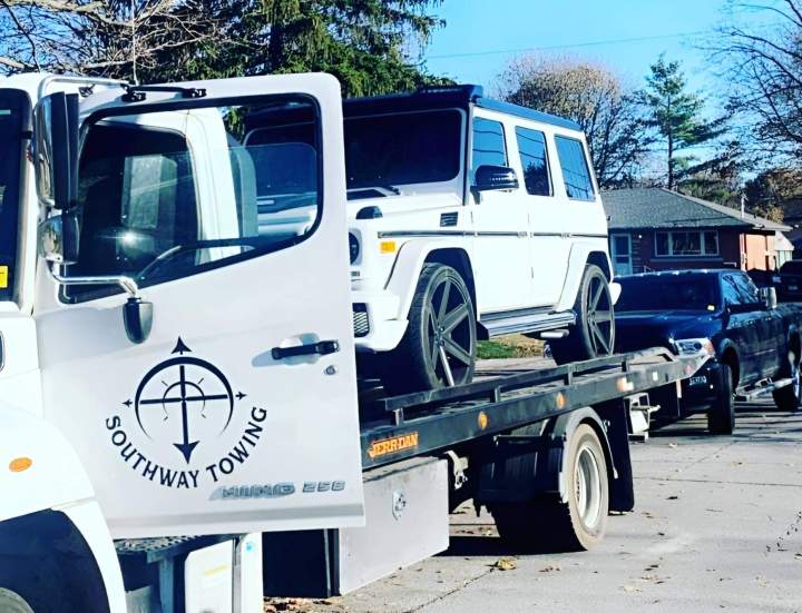 Towing after Flat Tire Ottawa